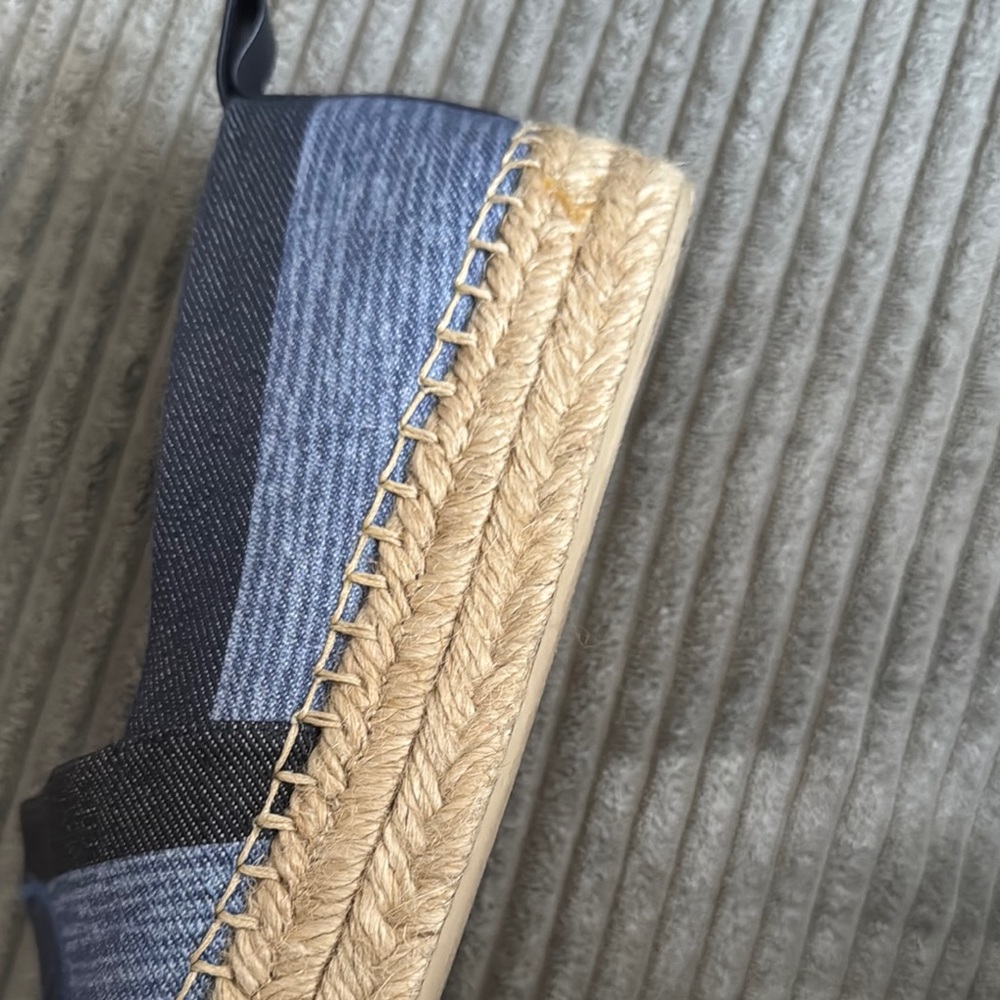 Louis Vuitton 💯 Authentic Espadrilles Navy Blue size 40 with dust bags - Picture 2 of 12